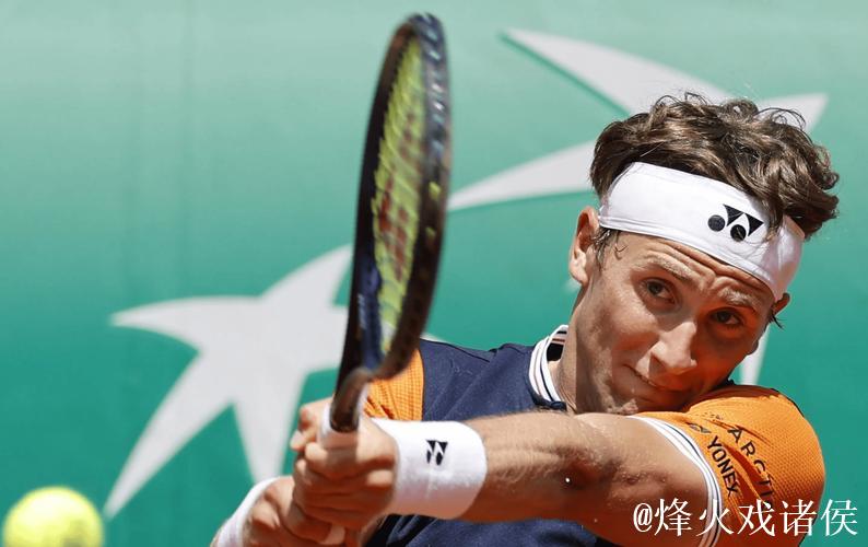 巴黎大师赛正赛首日爆出冷门 西西帕斯恩贝尔晋级